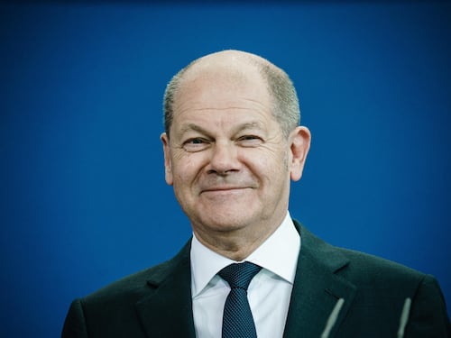 La Germania ci spernacchia, buffonata Ue sul price cap e Maroni: quindi, oggi...
