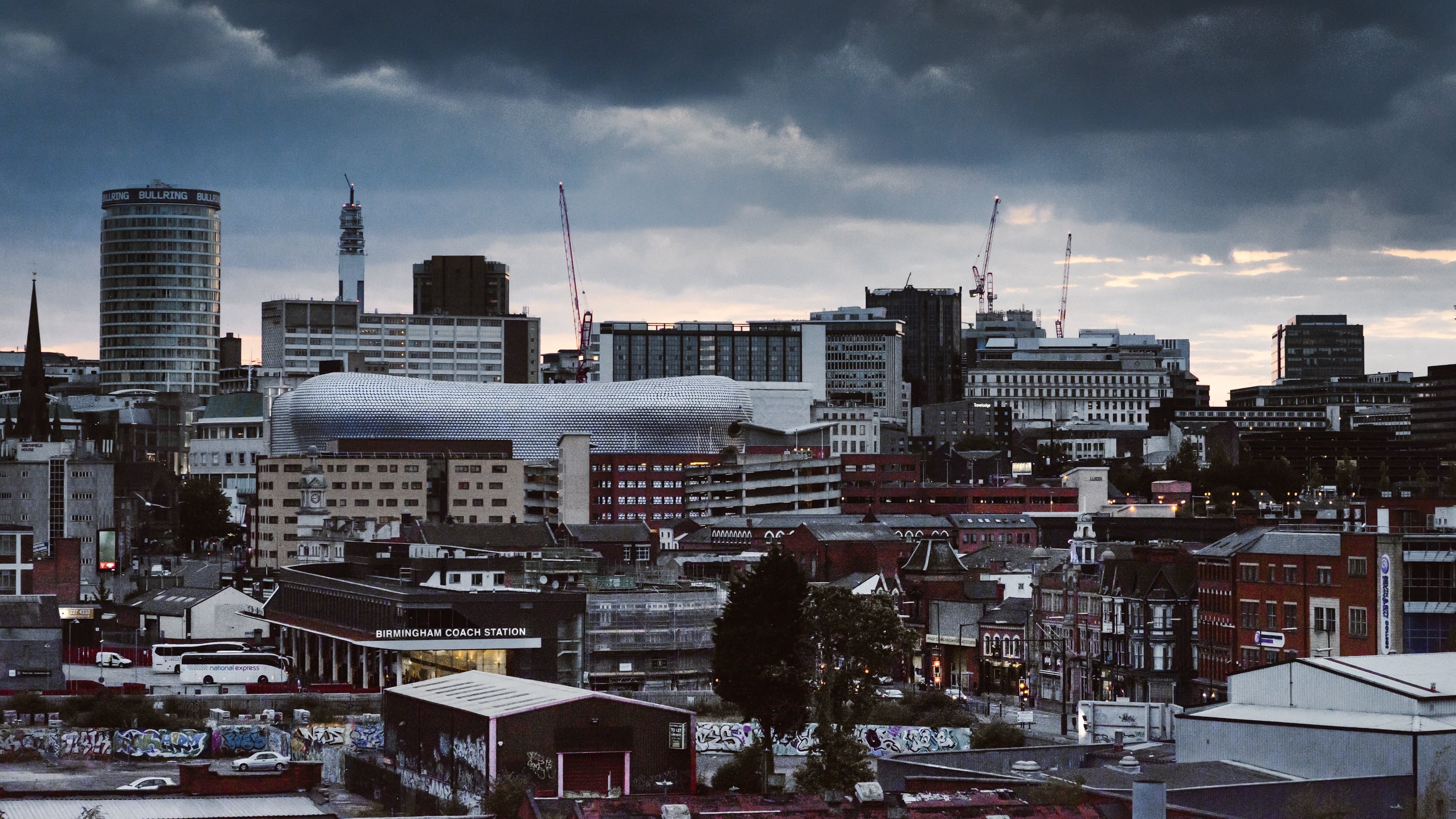 Birmingham va in bancarotta. "Colpa della parità salariale"