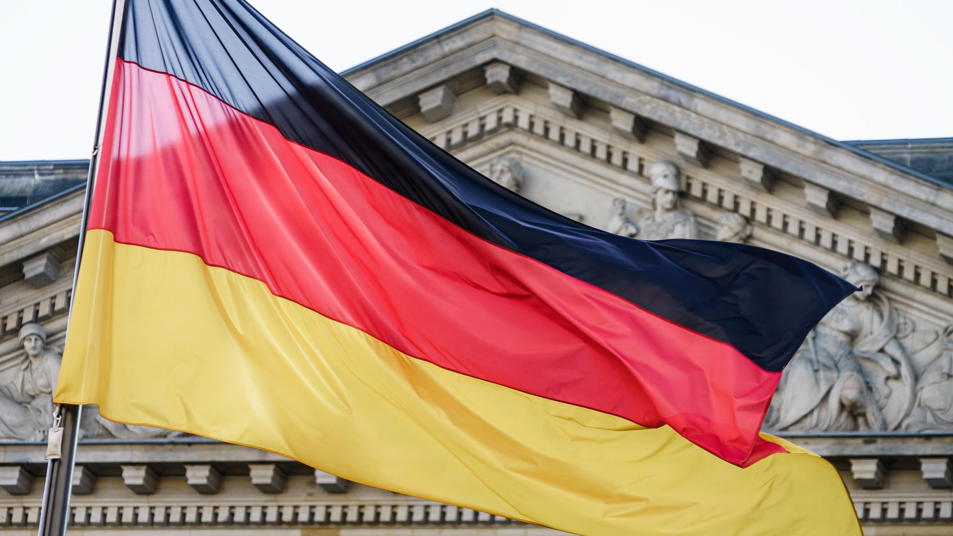 Migranti, sponda della Germania: perché media tra Parigi e Roma