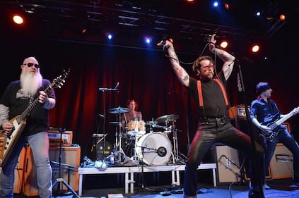 Gli Eagles of Death Metal tornano a Parigi 1