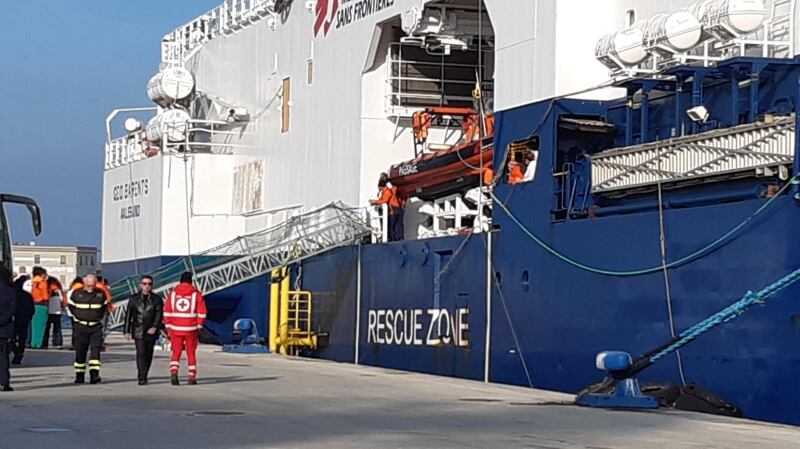 La Geo Barents sbarca ad Ancona: "Contro il diritto internazionale" 8