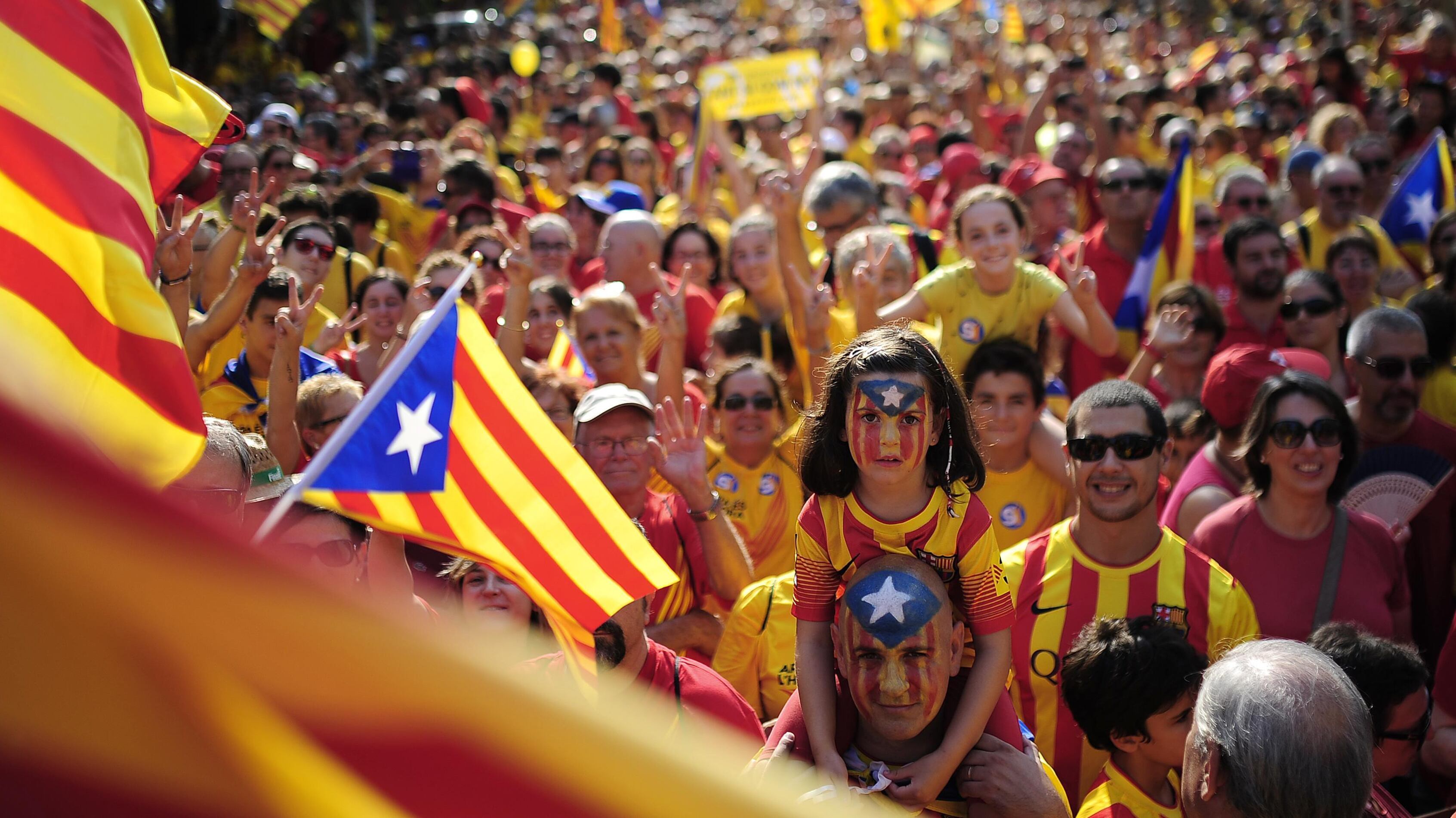 A Barcellona è effetto Scozia. In piazza per l'addio a Madrid