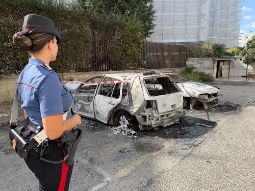 Litiga con la vicina e le dà fuoco. Arrestato 53enne, grave la donna