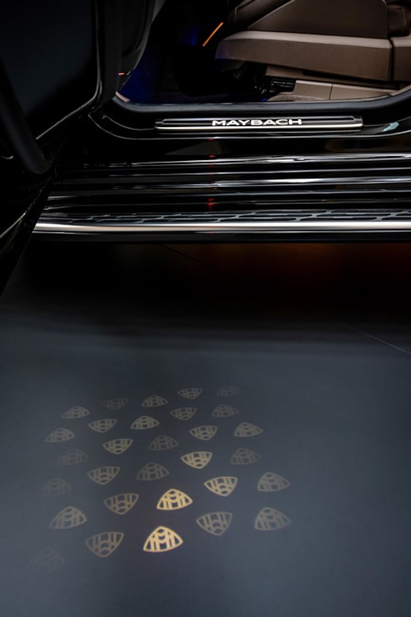 Mercedes-Maybach EQS SUV: guarda la gallery 33