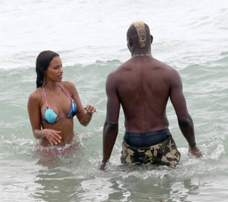Fanny Neguesha in topless su Instagram: foto 15