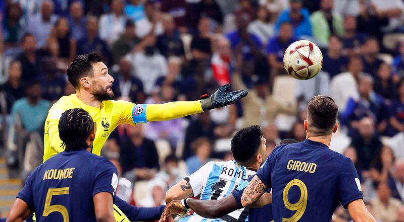 Lloris uscita Romero