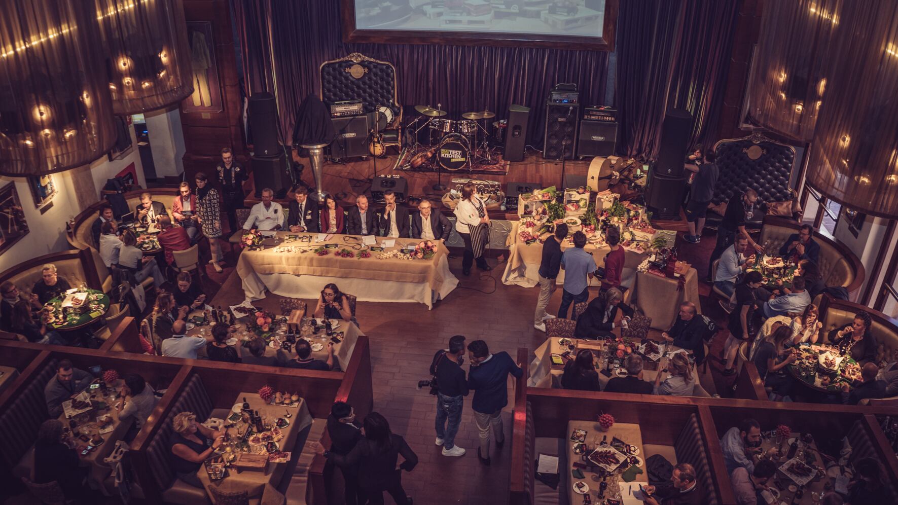 Hard Rock Café tra Chianti e finocchiona
