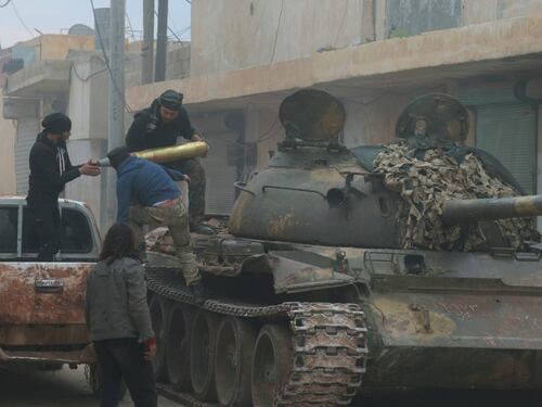 Siria, la minaccia dell'Arabia Saudita: "Putin non riuscirà a salvare Assad"