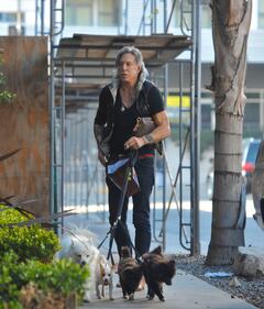 Mickey Rourke piange per le strade di Los Angeles 5