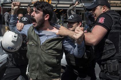 Istanbul, scontri e proteste: 84 arresti 5
