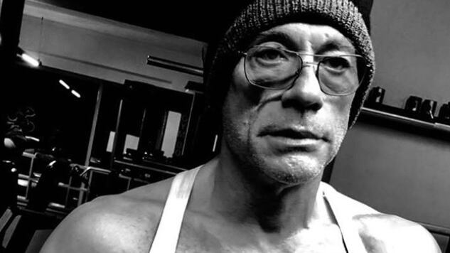 Jean Claude Van Damme fa un appello ai fan sui social: "Pregate per il mio gatto"