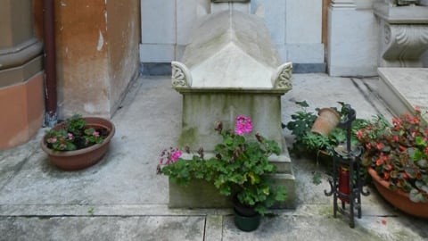 Caso Orlandi, le tombe del Cimitero Teutonico sono vuote