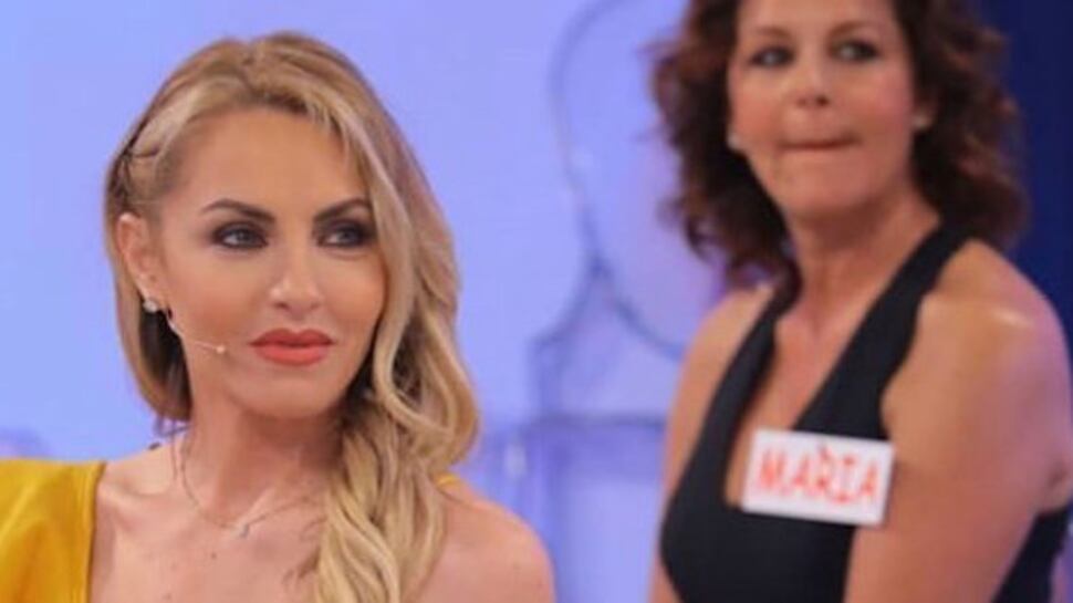 Veronica lascia Uomini e Donne per Giovanni: "Con lui è successo qualcosa di strano..."