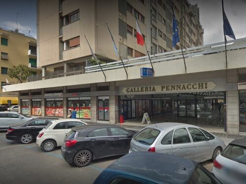 Ubriaco aggredisce gli agenti, poi il 28enne devasta questura