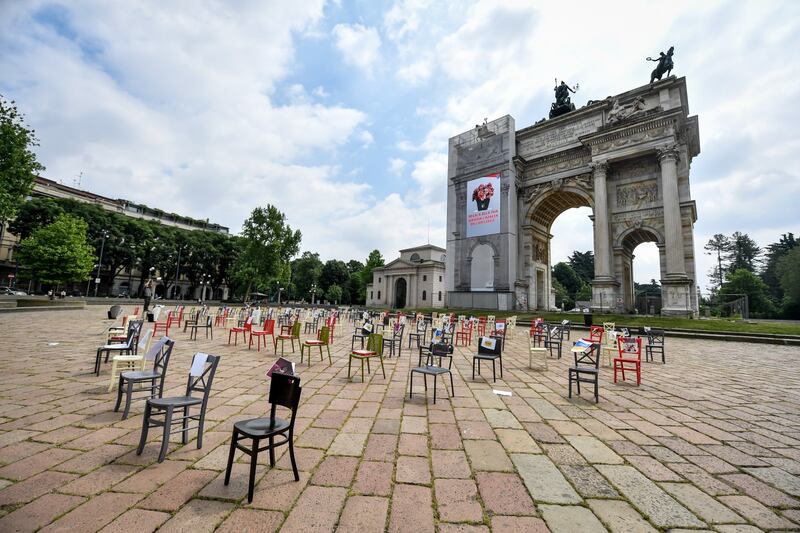 Esercenti multati per protesta all'Arco della Pace 6