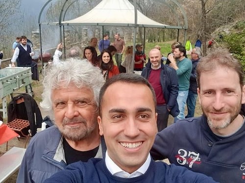 Ora Grillo difende Di Maio dai "parassiti della sinistra"