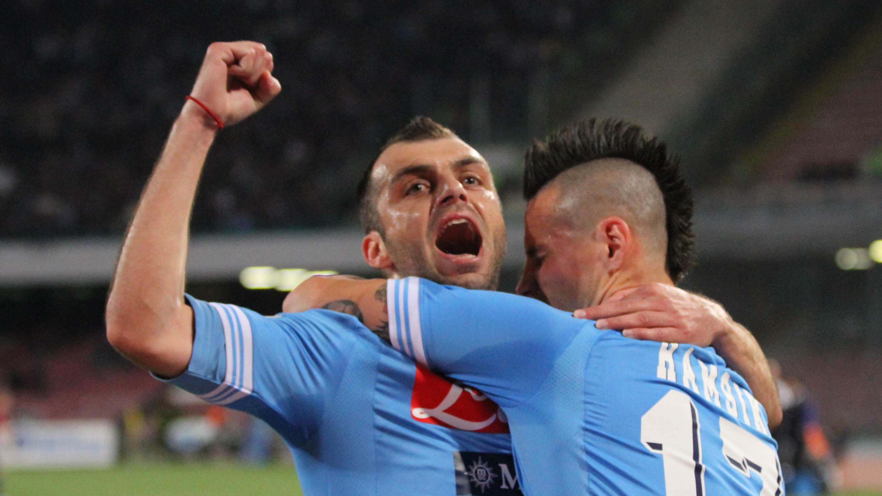 Il Napoli allunga ma Cavani non segna neanche su rigore