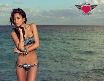 La sexy fashion blogger che fa impazzire il web 10