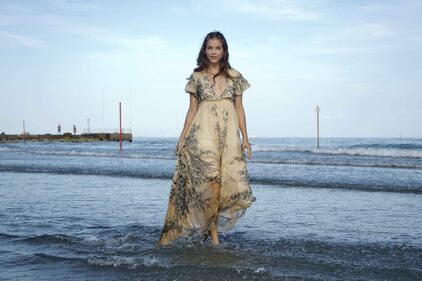 Mostra del Cinema di Venezia 2016, il red carpet sulla sabbia è sexy 9