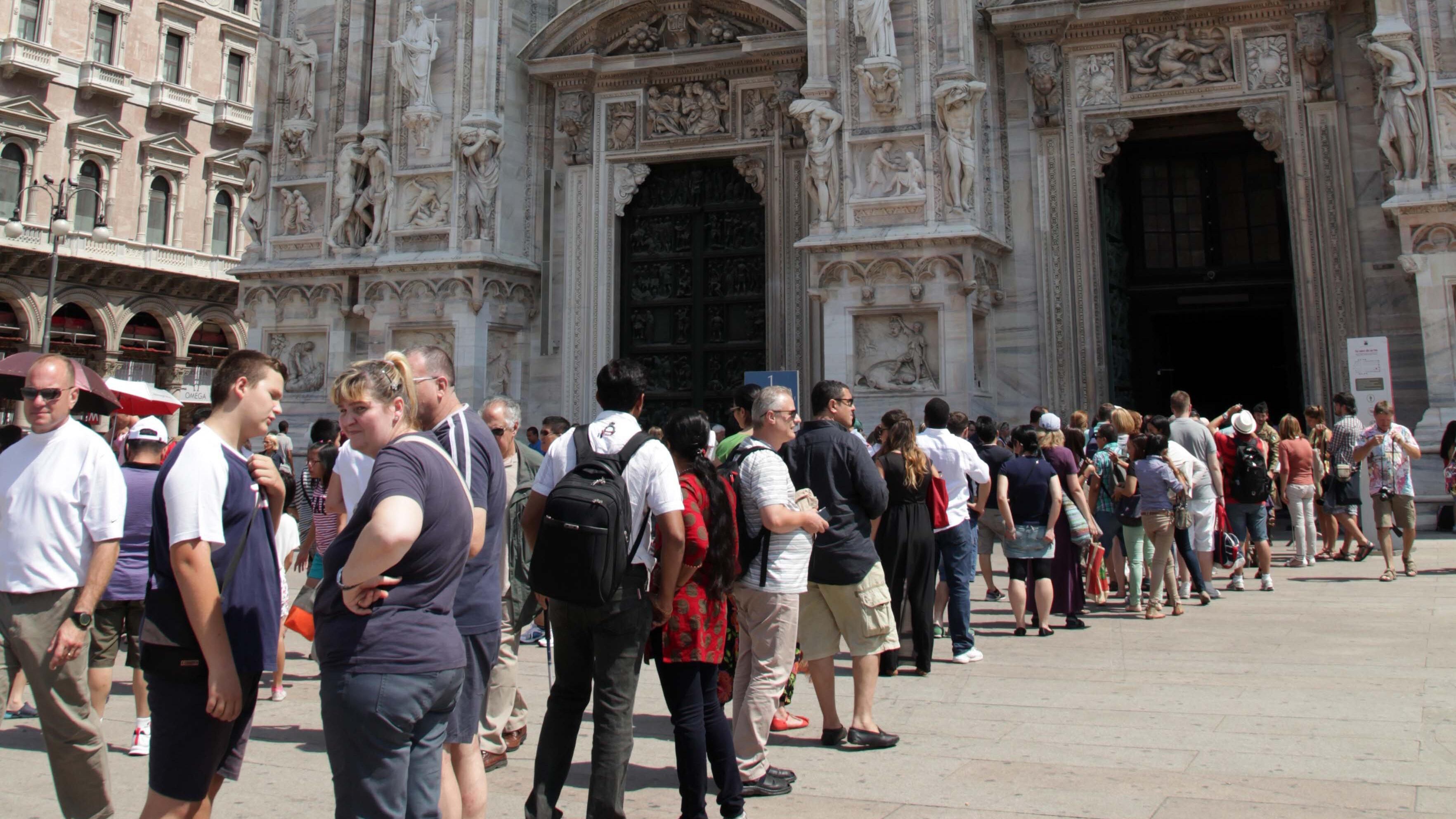 Quei turisti abbandonati a se stessi che continuano ad amare MilanoI visitatori sono in aumento ma l'accoglienza è inadeguata