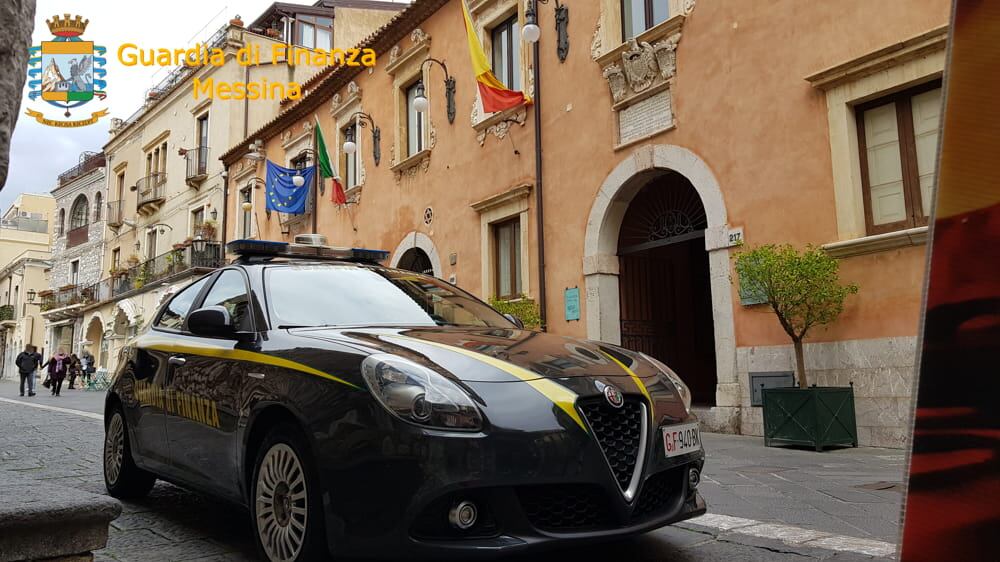 Intascavano le somme destinate al Comune: nei guai un avvocato e un ex funzionario