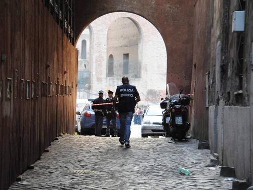 Paura a scuola: cuoca rapinata e violentata nella mensa