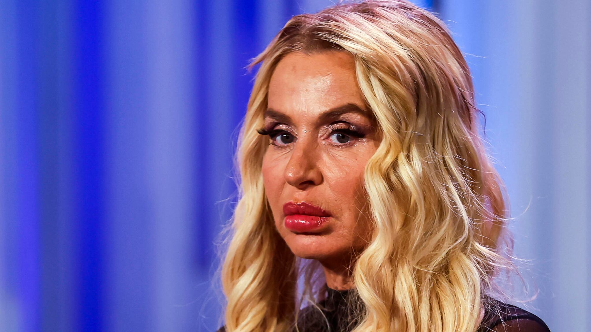 Valeria Marini annuncia il suo ingresso al GF Vip: “Entro domenica”
