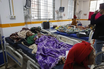 Gli edifici distrutti e le persone ferite dal terremoto in Nepal 9