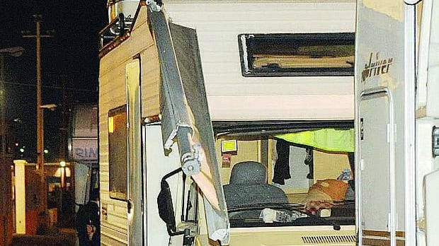 Spari nella notte contro le roulotte dei nomadi