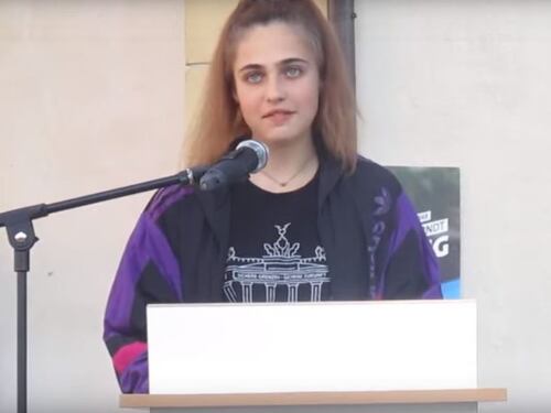 Marla, la anti-Greta che denuncia le violenze degli immigrati