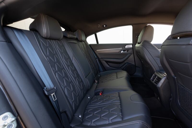 Nuova Peugeot 508 2023: guarda le foto 25