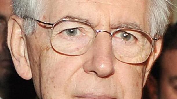 Tagli e alleanze, tutte le contraddizioni di MontiIl premier dice tutto e il suo contrario: ora apre anche a un'intesa con Vendola