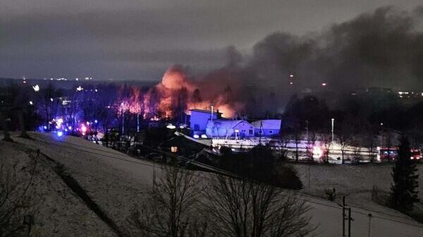 Aereo cargo si schianta contro un palazzo a Vilnius: un morto e due feriti. "Ipotesi attentato"