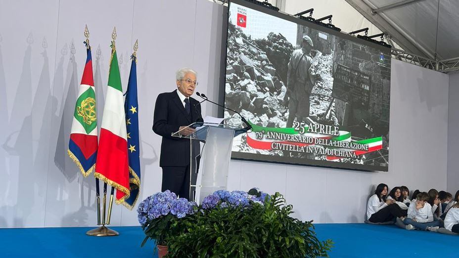 Fico, Mattarella: "Gesto insensato". Von Der Leyen: "Vile attacco"