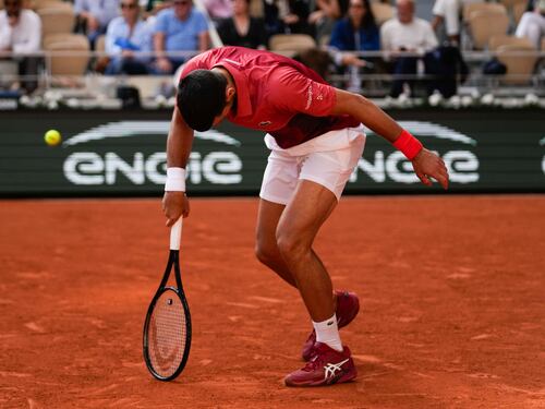 "Colpa del campo, non so se giocherò": Djokovic valuta, Sinner numero 1 in caso di forfait