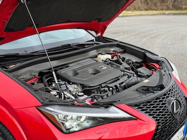 Lexus UX 300h: guarda la gallery del crossover premium giapponese 20