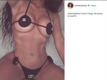  Kim Kardashian bollente col costume vintage 3