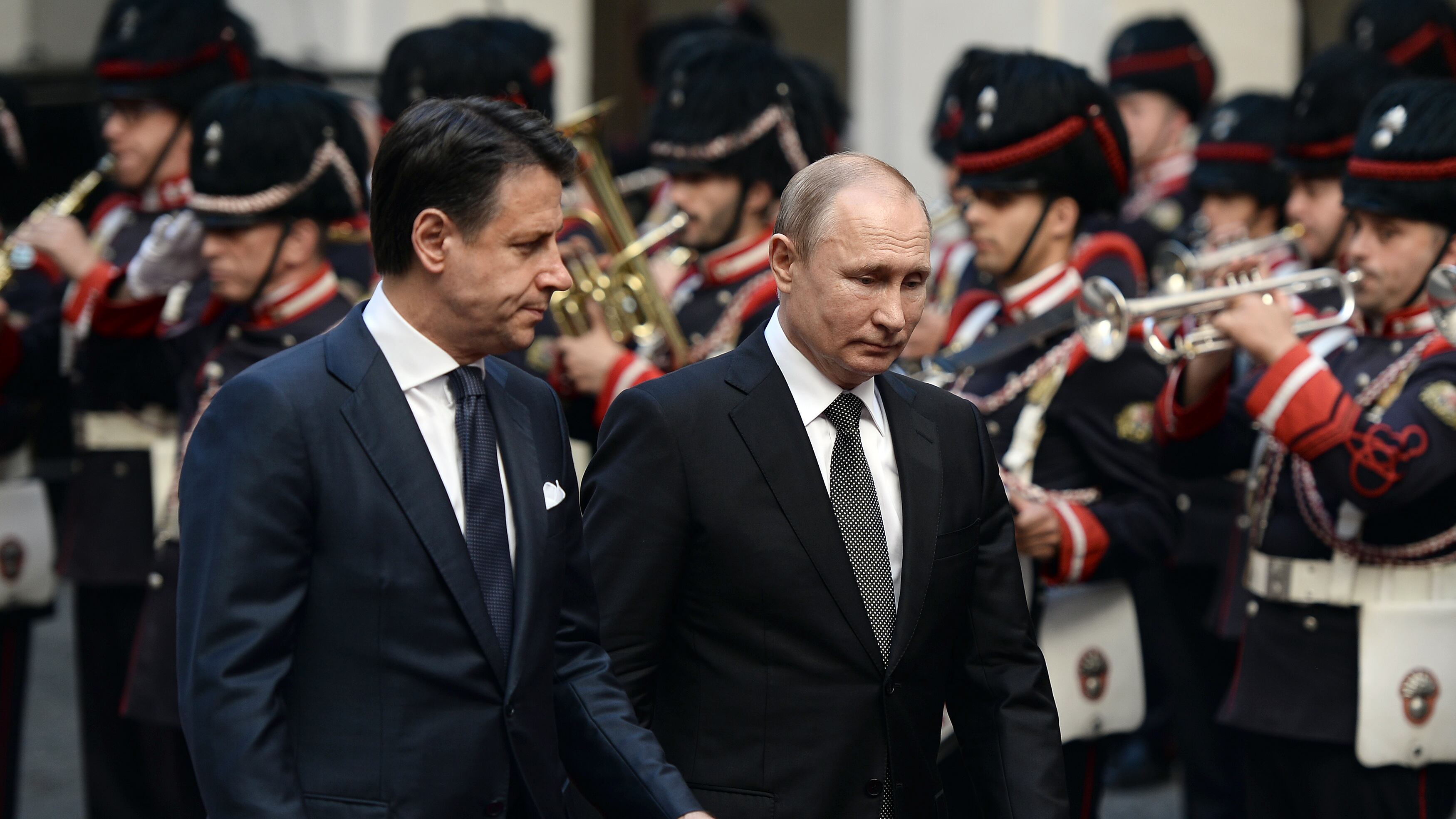Coronavirus, la rivelazione: "Gli aiuti di Putin? Non grazie a Conte"