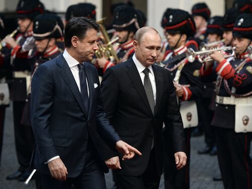 Coronavirus, la rivelazione: "Gli aiuti di Putin? Non grazie a Conte"