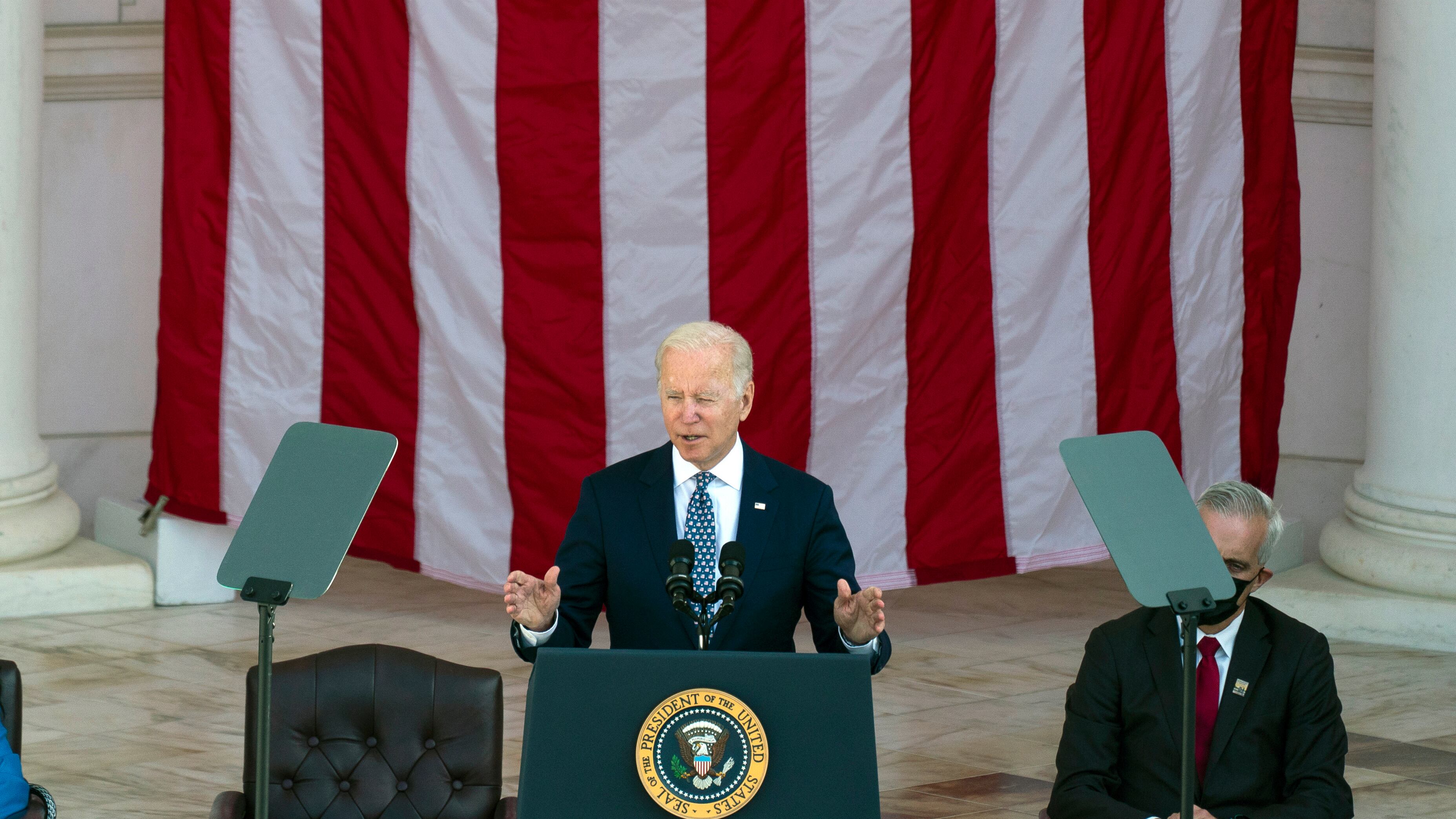 Biden si fa paladino di democrazia e diritti: piano da 424 milioni