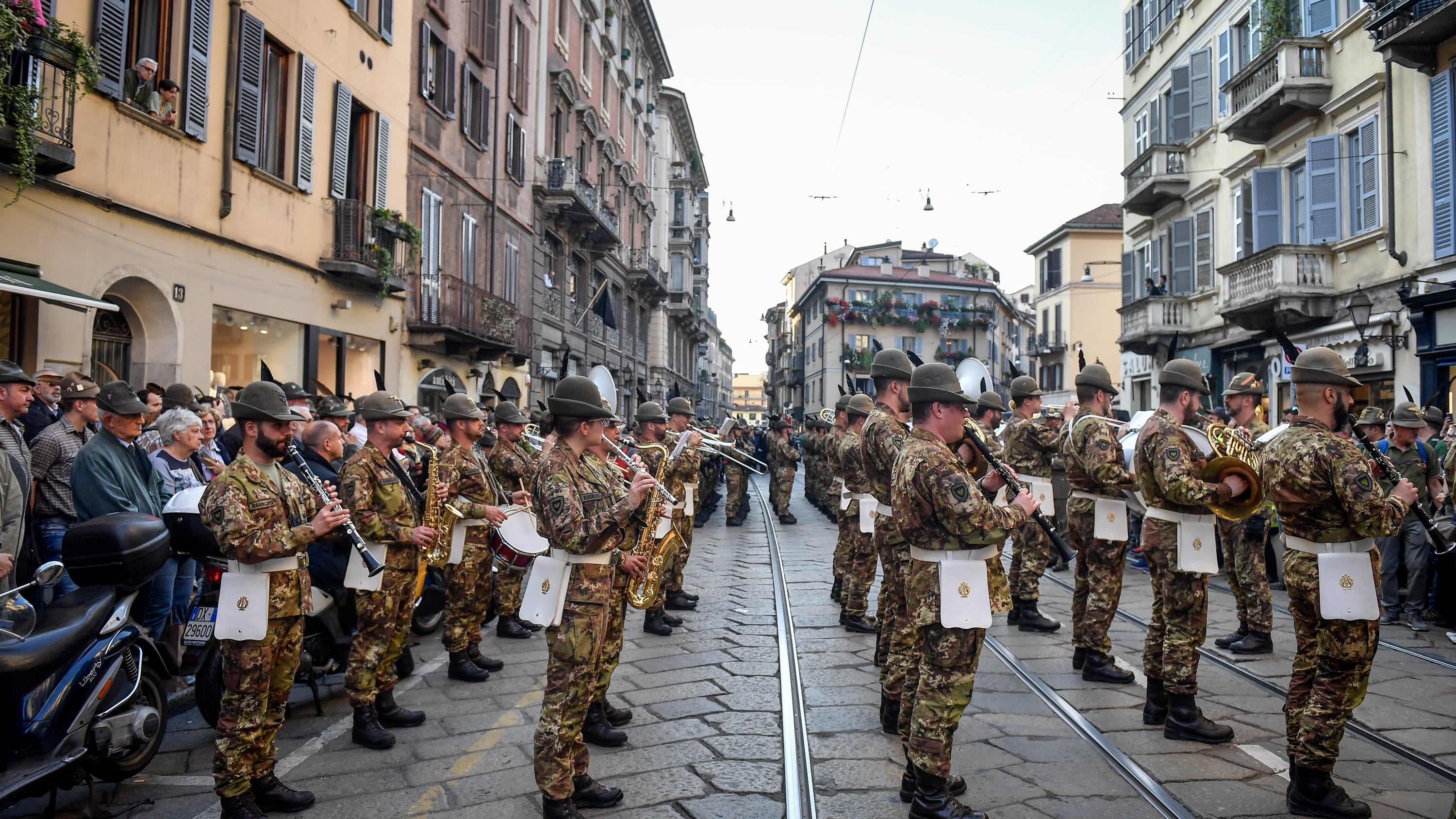 "Avventure e legami forti Sempre più giovani si arruolano negli alpini"