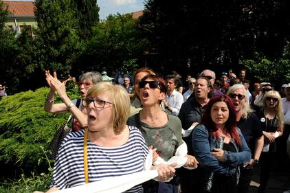 La resistenza dell'imprenditore Bramini sotto sfratto 15