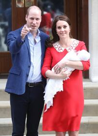 Kate Middleton raggiante dopo il parto 17