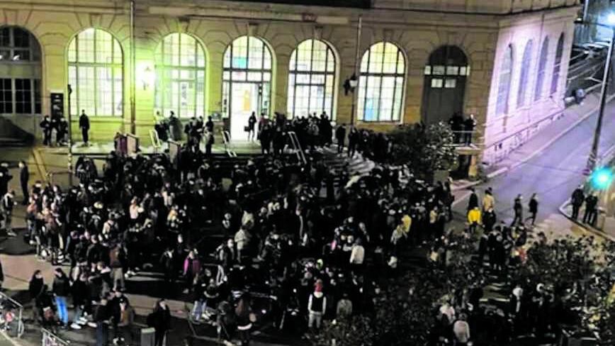 Poitiers, spari tra la folla per la droga. Il ministro: "La Francia come il Messico"