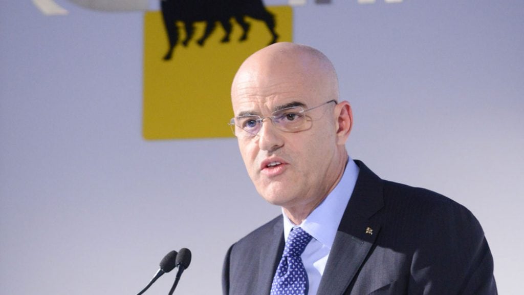 Eni si fa la sua gigafactory. Profitti a quota 1,3 miliardi