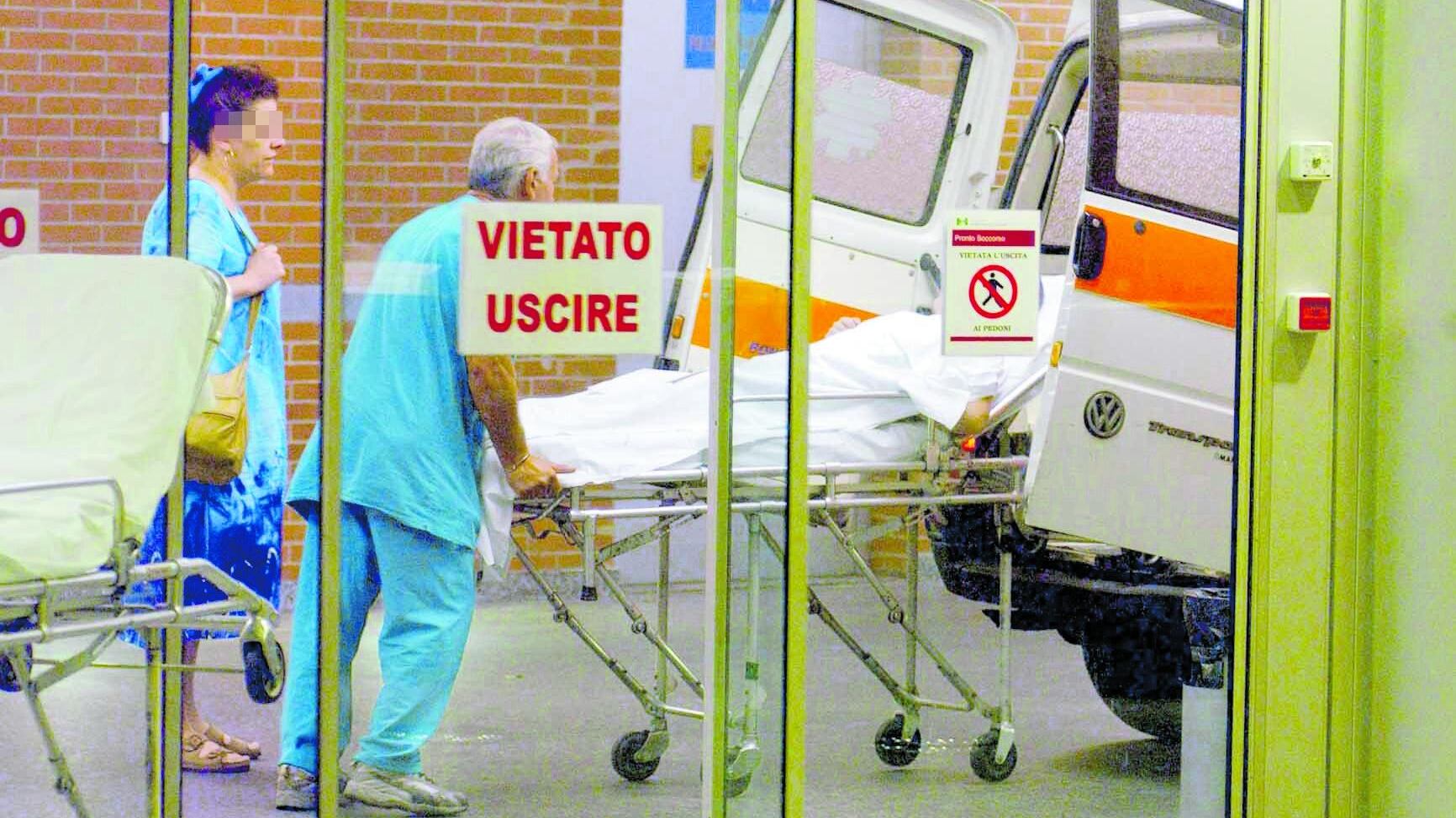 Due infermieri picchiati. In corsia come in trincea
