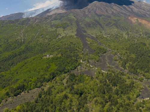 Tra paura e video virali l'Etna fa tremare la Sicilia