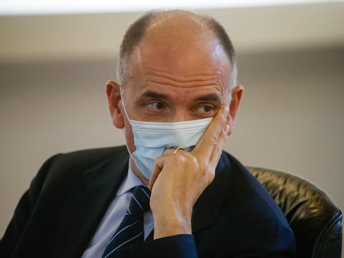 Letta prepara il pallottoliere. Ma il Pd lo isola sul Colle