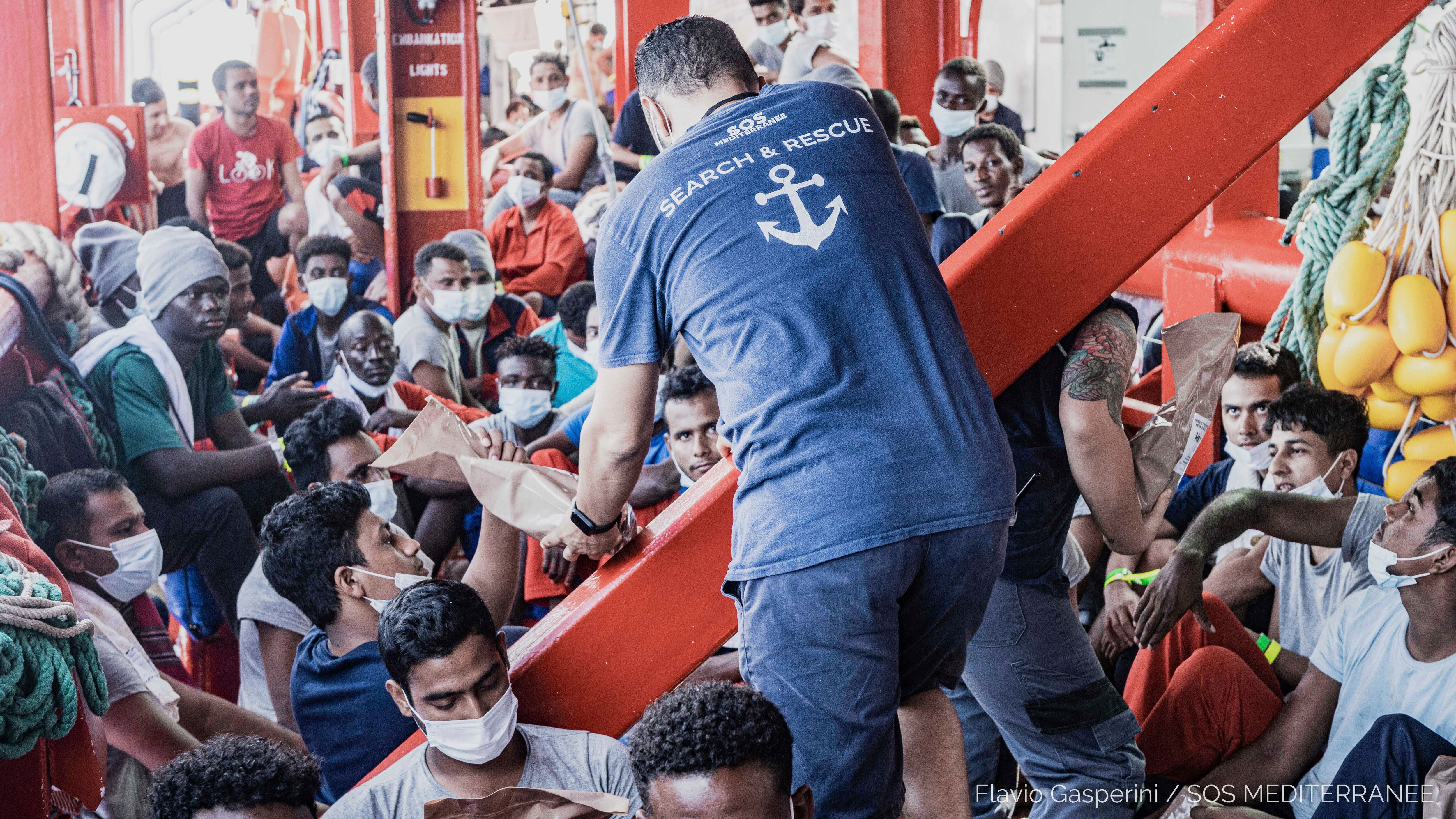 Migranti, boom di arrivi illegali. Inizia il pressing sulla Lamorgese