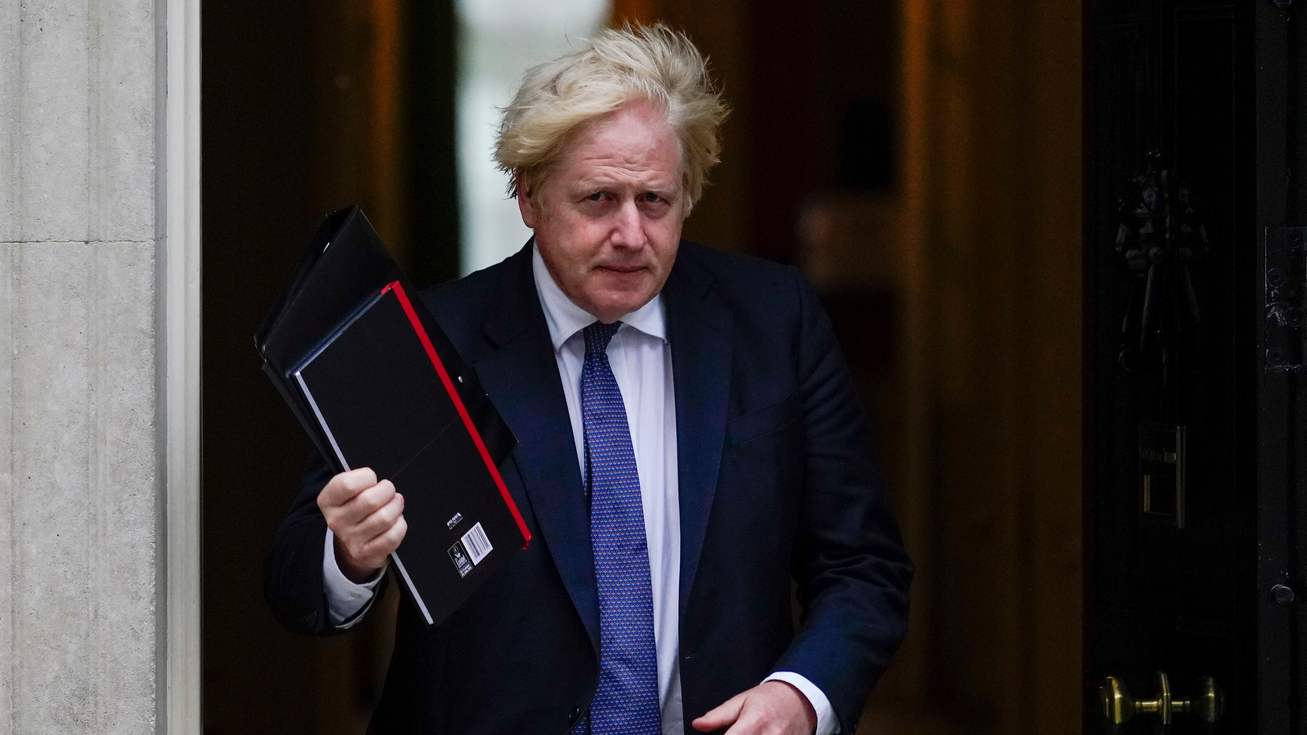 Sospetti di corruzione e seggi in vendita. Per Johnson i guai non finiscono mai